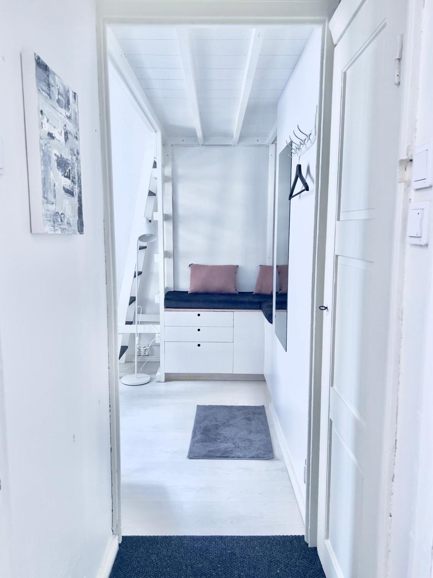 Dainty Central Apartment ヘルシンキ エクステリア 写真